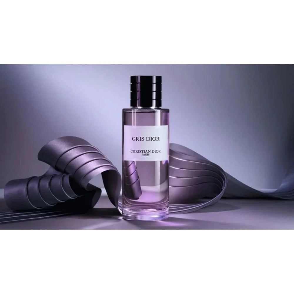 Gris Dior Eau de Parfum - Woody Floral Notes